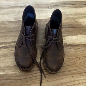 Clarks desert boot - leather size 7M/ 9W